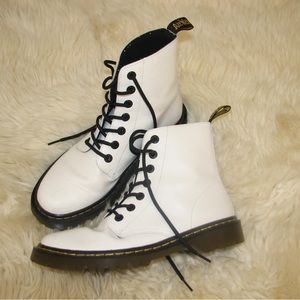 White doc martens women’s size 9